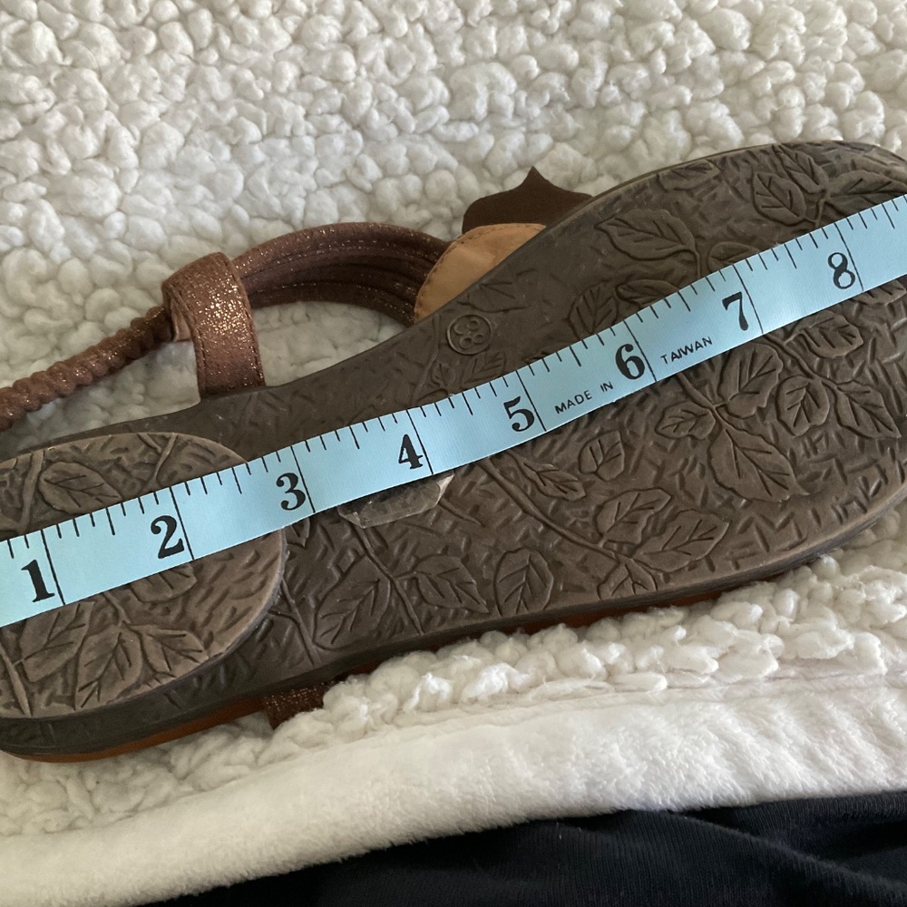 Patrizia Spring Step sandals.Size 71/2.Tan - Picture 13 of 14